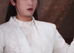 短剧《我就背首诗，你们咋全下跪了（28集）》热门短剧全集免费播放