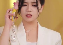 短剧《变成猫后我被死对头宠上天（86集）》短剧无删减免费观看