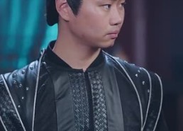 短剧《大脚医妃（77集）》超燃短剧免费在线观赏