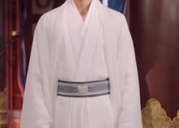 短剧《神穿古代我龙袍加身（79集）》免费短剧全集在线畅览