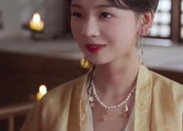 短剧《绝世萌宝：穿回古代当王妃（95集）》热门短剧在线高清看