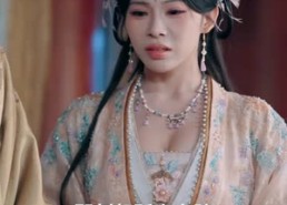 短剧《被贬皇陵，我靠殓骨成至尊（81集）》短剧免费在线看全集