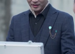 短剧《脱掉外卖服后势利女友哭着求原谅（64集）》短剧超长剧情在线赏