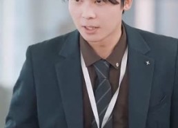 短剧《都破产了谁还追校花呀（59集）》短剧全集免费在线览