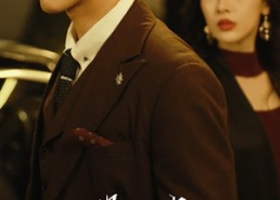 短剧《黑月光横扫豪门（62集）》短剧完整版免费在线看