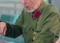 短剧《隐居多年后为孙女亮出身份（61集）》精彩短剧免费畅享观看