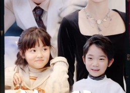 短剧《总裁爹地请开门（103集）》短剧全集免费畅享观看