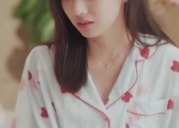 短剧《超过五年爱上你 全集》短剧全集免费高清播放