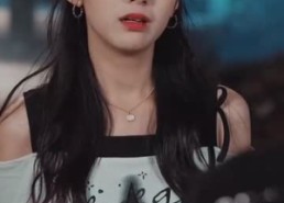 短剧《长生万年被曾孙女直播曝光了 (80集)》超火短剧免费在线赏