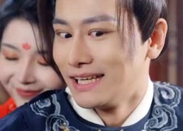 短剧《我家大床通古代，被女帝偷听心声（60集）》超火短剧在线高清观看