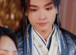 短剧《下堂三年修仙赘婿轰动京城（60集）》精彩短剧在线高清观看