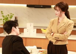 短剧《我在霸总剧里当乙方（44集）》短剧免费观看全集版