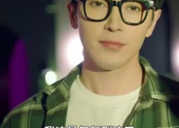 短剧《完蛋了我被美女包围了（70集）》免费短剧全集随心看