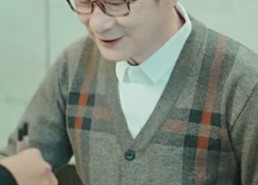 短剧《闪婚租个男友回家过年（80集）》短剧免费全集在线嗨看