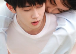 短剧《捡了个霸总回家卖椰子（70集）》短剧免费完整版观看