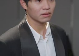 短剧《住进阿姨家后，我觉醒了时间暂停（83集）》爆款短剧在线完整观看