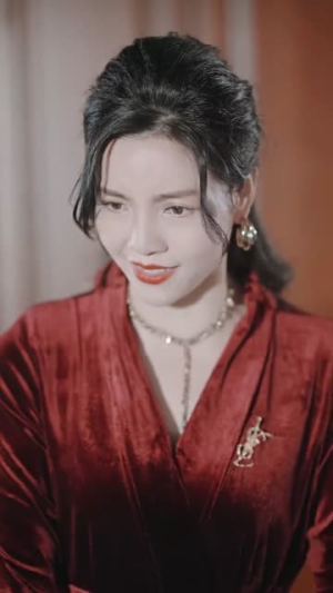 离婚后，夫人马甲捂不住了（离婚后夫人马甲捂不住了）网络小短剧