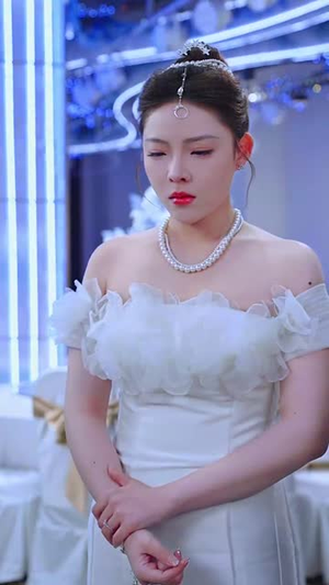 离婚后我被美女跪地求婚（离婚从被求婚开始）好看短剧追不停