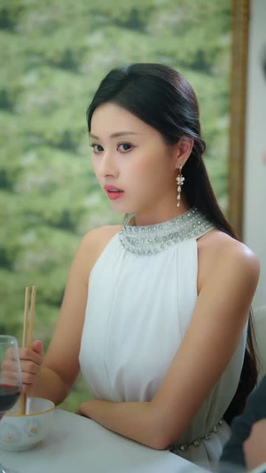 谈个恋爱吧伍助理（45集）快来看短剧