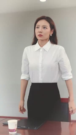 死对头破产后被我包养了（100集）一口气追完全集