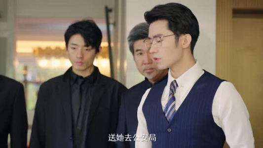 我在豪门装傻暴富(5集) 我在豪门装傻暴富(5集)精彩短剧分享。