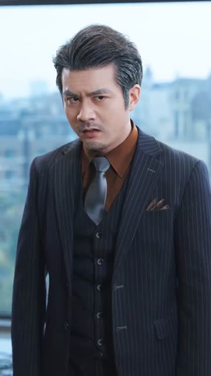 薄少夫人马甲被爆了（100集）热门短剧推荐。