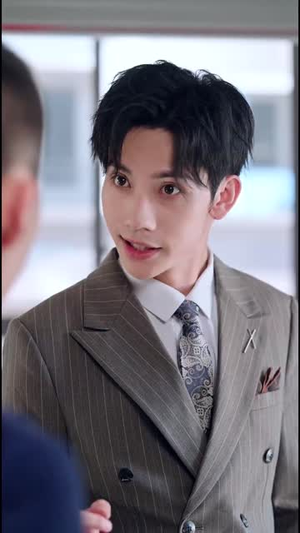 天桥摆摊我捡了个纨绔当老公（79集） 精彩短剧随心推