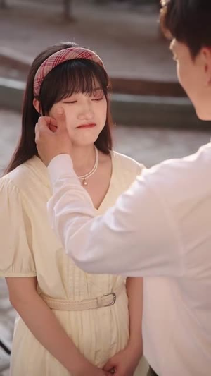 八零甜妻脸红红，教官老公追着哄（95集）迅雷网盘观看