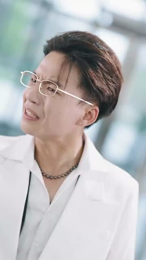 正搬砖呢,被大小姐拉去领证了(65集) 正搬砖呢,被大小姐拉去领证了(65集)全集我都看完了