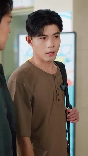 兄弟收手吧外面全是警察 (80集) 热门短剧大全