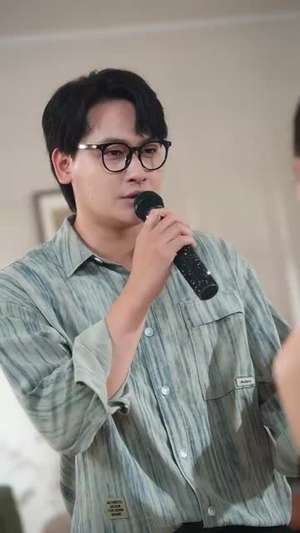 恋综显眼包顶流小花扛不住了(80集) 恋综显眼包顶流小花扛不住了(80集)超火热门短剧