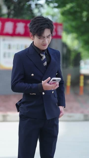 赶出家门后我靠带崽成赢家(82集) 赶出家门后我靠带崽成赢家(82集)河马免费短剧