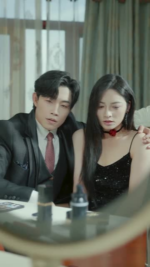 玫瑰小姐狩猎计划 (60集) 玫瑰小姐狩猎计划 (60集)网络小短剧