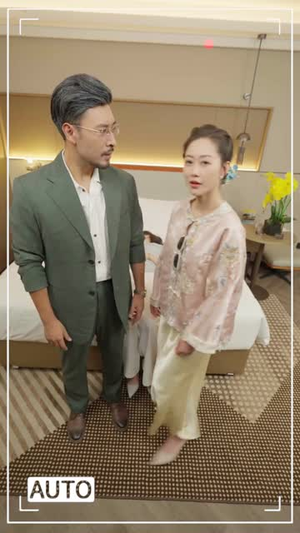 被偷听心声后,全家追着老妈宠 (55集) 被偷听心声后,全家追着老妈宠 (55集) 番茄免费短剧