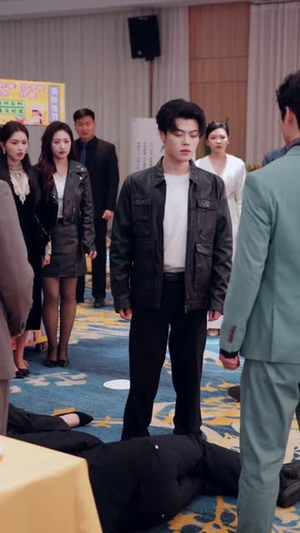 摆摊吧！警官大人（80集）免费短剧合集